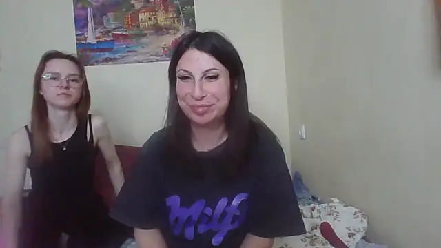 Snapshot of QueenMomyS chatting on May 4, 2026, 12:34 pm QueenMomyS online show from May 4, 2026, 12:34 pm