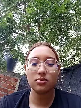 young dairy01 online show from December 16, 2025, 11:15 am