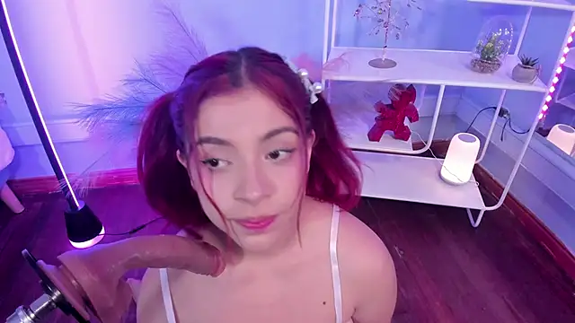 KathiaSaenz  online show from October 10, 2025, 4:00 am