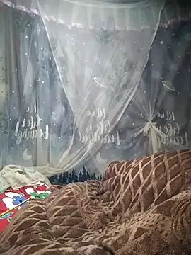 buddy-sexy online show from November 4, 2025, 2:27 pm