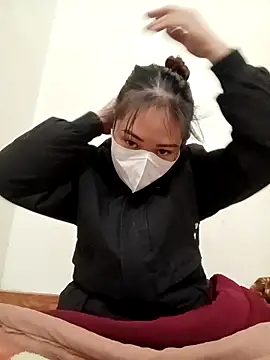 bree-zz online show from November 30, 2025, 11:09 pm