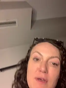 sexybriiiixoxo online show from December 22, 2025, 12:40 am