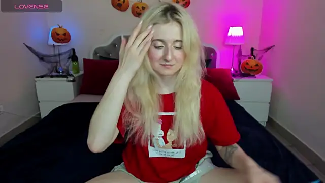 CamillaDreamer online show from October 22, 2025, 2:50 pm