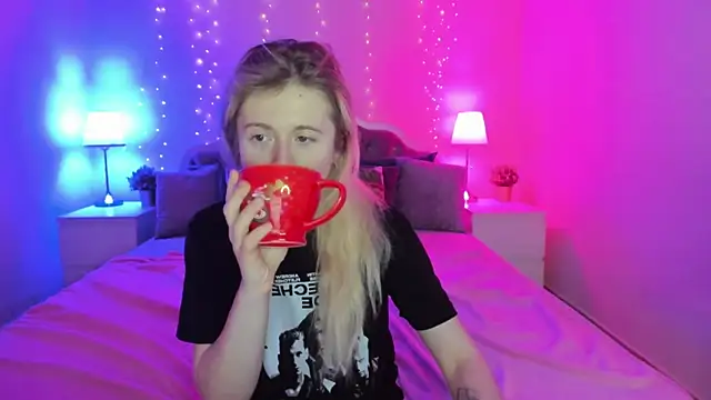 CamillaDreamer online show from February 8, 2026, 8:45 pm