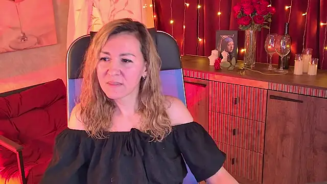 DonnaSmitth online show from April 7, 2026, 6:52 pm