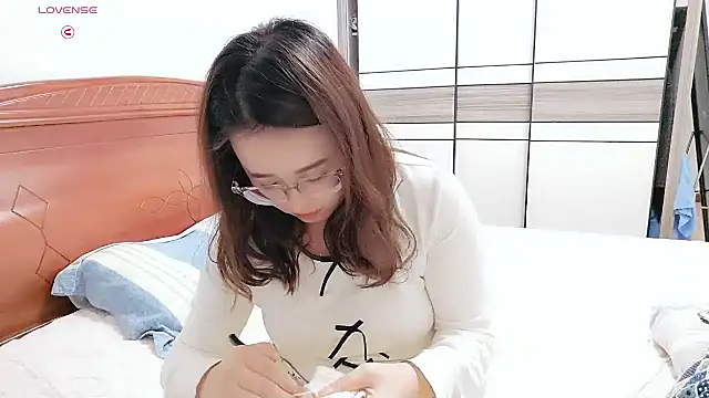 NEWONETO online show from October 25, 2025, 12:56 pm