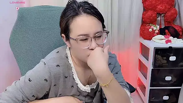 NEWONETO online show from November 16, 2025, 11:10 pm