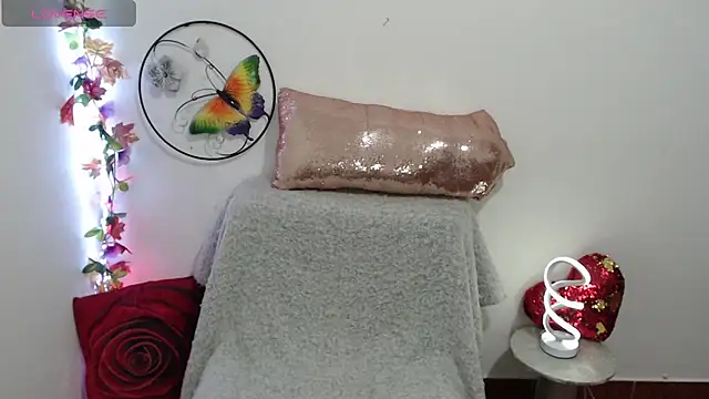 yourhornyjuliettee online show from October 9, 2025, 11:14 pm