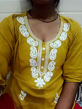 Snapshot of Meenu_rani6 chatting on October 13, 2025, 12:38 pm Meenu rani6 online show from October 13, 2025, 12:38 pm