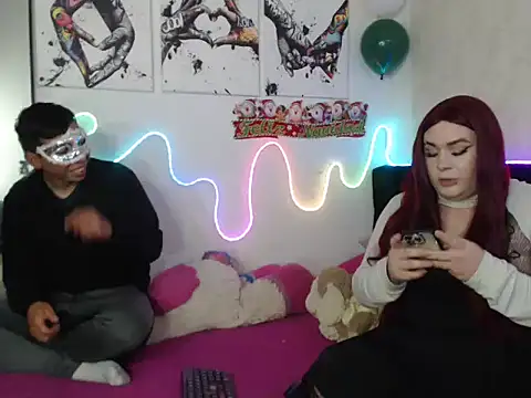 Redvelvett22 online show from November 29, 2025, 3:42 am