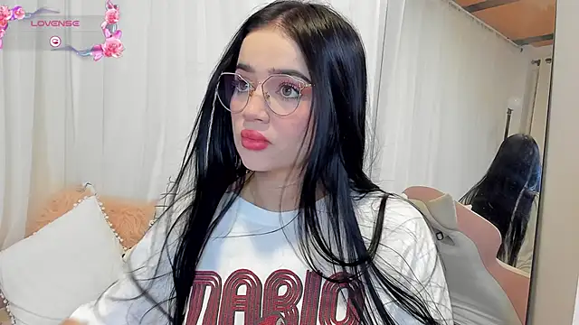 Snapshot of _miasophie_ chatting on October 5, 2025, 2:21 am miasophie online show from October 5, 2025, 2:21 am