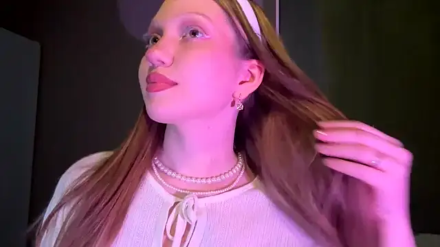 EmiIyKitty online show from October 29, 2025, 7:15 pm