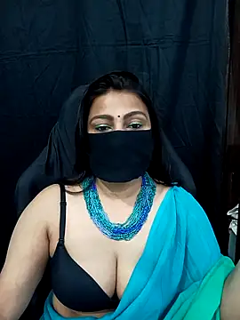 Snapshot of nakedqueen4u chatting on October 6, 2025, 6:27 pm nakedqueen4u online show from October 6, 2025, 6:27 pm