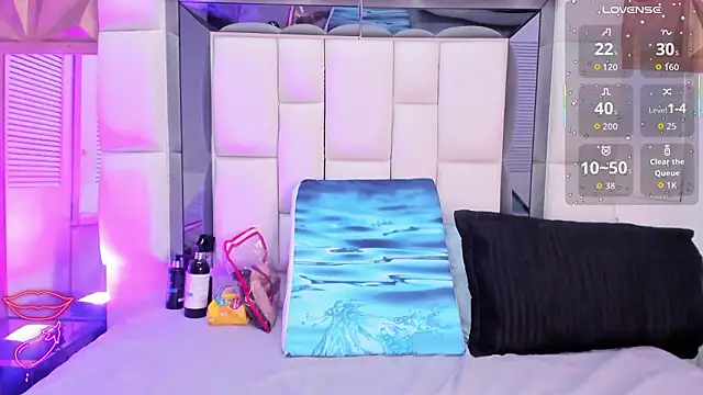 violet milleer online show from March 17, 2026, 7:28 pm