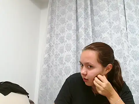 CamillaHessel online show from October 3, 2025, 10:40 pm