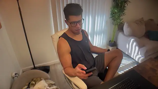 austinfxxx online show from October 17, 2025, 9:50 pm