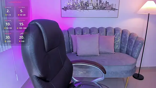 zharaa fox online show from April 18, 2026, 1:20 am