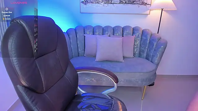 zharaa fox online show from May 23, 2026, 4:50 am