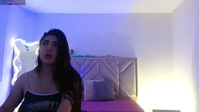 Ixchel tay online show from November 23, 2025, 4:01 am