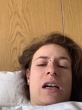 GoldenPussy1329 online show from February 26, 2026, 2:27 pm