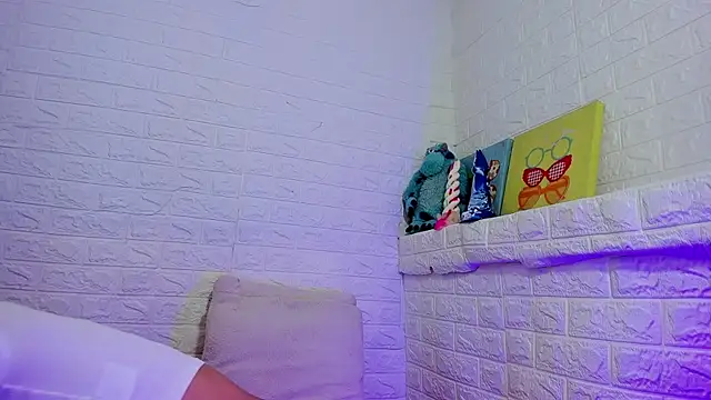 MelanyHarrysHH online show from October 6, 2025, 3:04 am