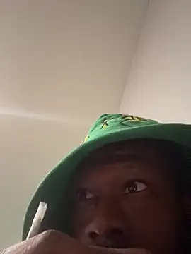 Brooklynboi478 online show from May 13, 2026, 9:33 pm