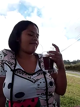 Snapshot of Antonela_19 chatting on October 24, 2025, 1:40 pm Antonela 19 online show from October 24, 2025, 1:40 pm