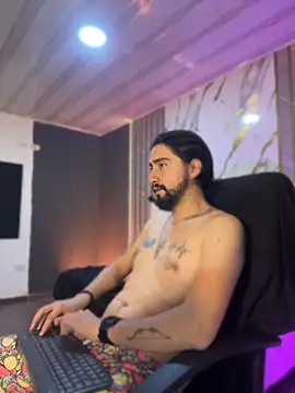 maximusdominus26 online show from April 30, 2026, 7:58 am