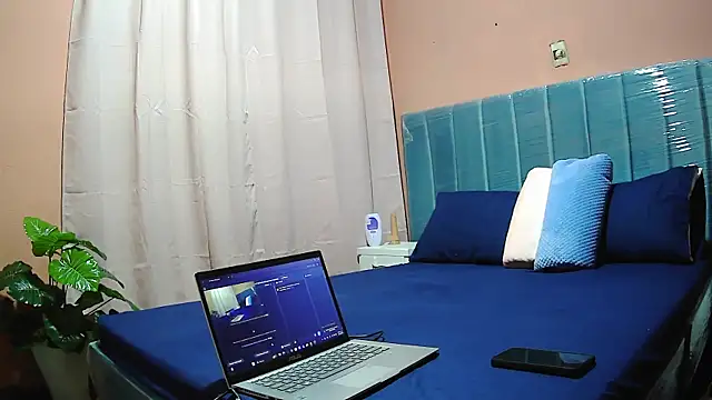 MissAsly online show from October 16, 2025, 2:07 pm