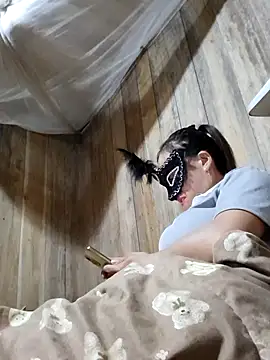 Tuyet xx online show from October 4, 2025, 2:04 pm