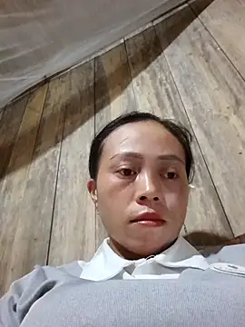 Tuyet xx online show from October 17, 2025, 12:41 pm