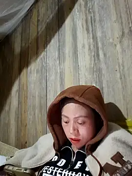 Tuyet xx online show from October 28, 2025, 1:47 pm