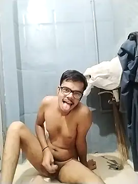 sexybobby13 online show from October 17, 2025, 10:29 am