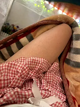 Miubeeeee online show from October 21, 2025, 1:17 am