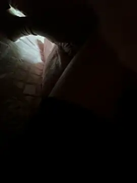 Miubeeeee online show from November 6, 2025, 9:21 am