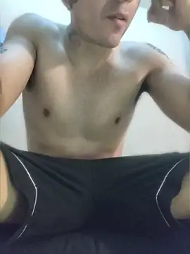 Snapshot of Tucloroformosexxx chatting on May 27, 2026, 12:35 pm Tucloroformosexxx online show from May 27, 2026, 12:35 pm