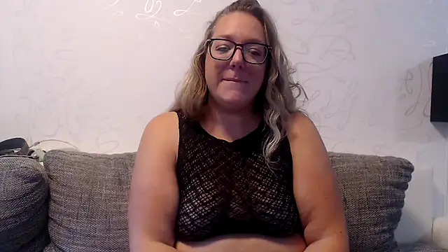 KittyClit online show from October 2, 2025, 6:09 am