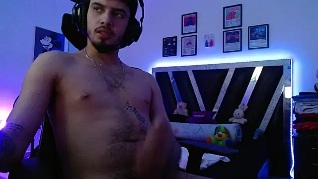 Snapshot of Sebasxxl12 chatting on December 15, 2025, 10:30 am Sebasxxl12 online show from December 15, 2025, 10:30 am