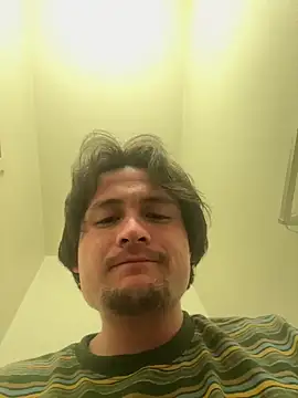 Snapshot of itsthecatchh chatting on October 5, 2025, 6:34 am itsthecatchh online show from October 5, 2025, 6:34 am