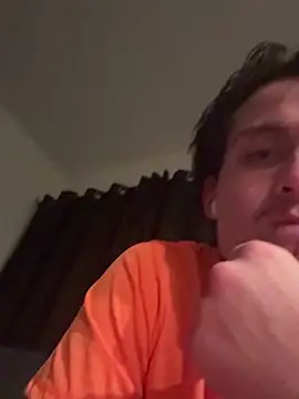 Snapshot of itsthecatchh chatting on October 14, 2025, 8:04 am itsthecatchh online show from October 14, 2025, 8:04 am