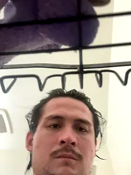 Snapshot of itsthecatchh chatting on October 31, 2025, 10:55 pm itsthecatchh online show from October 31, 2025, 10:55 pm