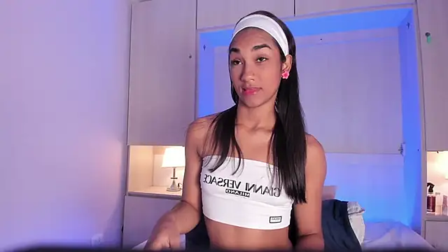 AnahiCollins online show from February 5, 2026, 11:37 am