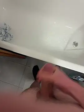 davidoso6271 online show from January 8, 2026, 11:40 pm