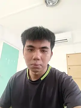 Snapshot of henry9933 chatting on October 12, 2025, 6:01 am henry9933 online show from October 12, 2025, 6:01 am