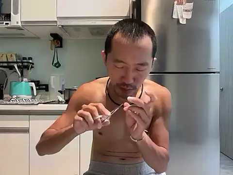 mrcaiziv online show from October 21, 2025, 11:55 am