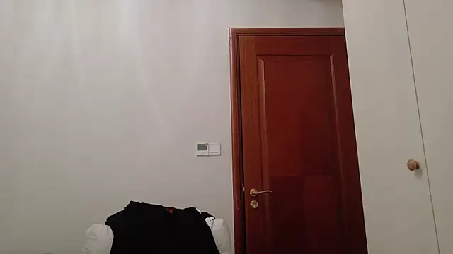 hangzi-0011 online show from October 5, 2025, 11:08 am