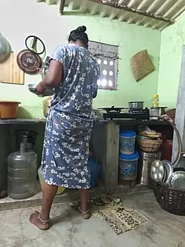 Tamilselviroja- online show from May 20, 2026, 3:56 am