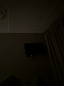 heet1998 online show from November 7, 2025, 8:09 pm