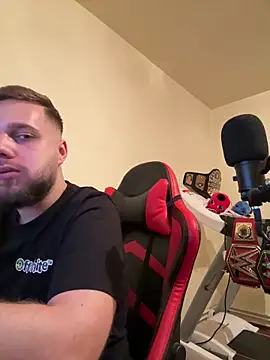 KingAdonisss online show from October 29, 2025, 3:58 pm