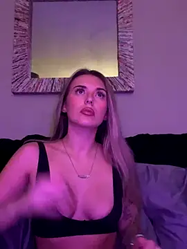 EllieEllxx online show from October 14, 2025, 8:09 pm